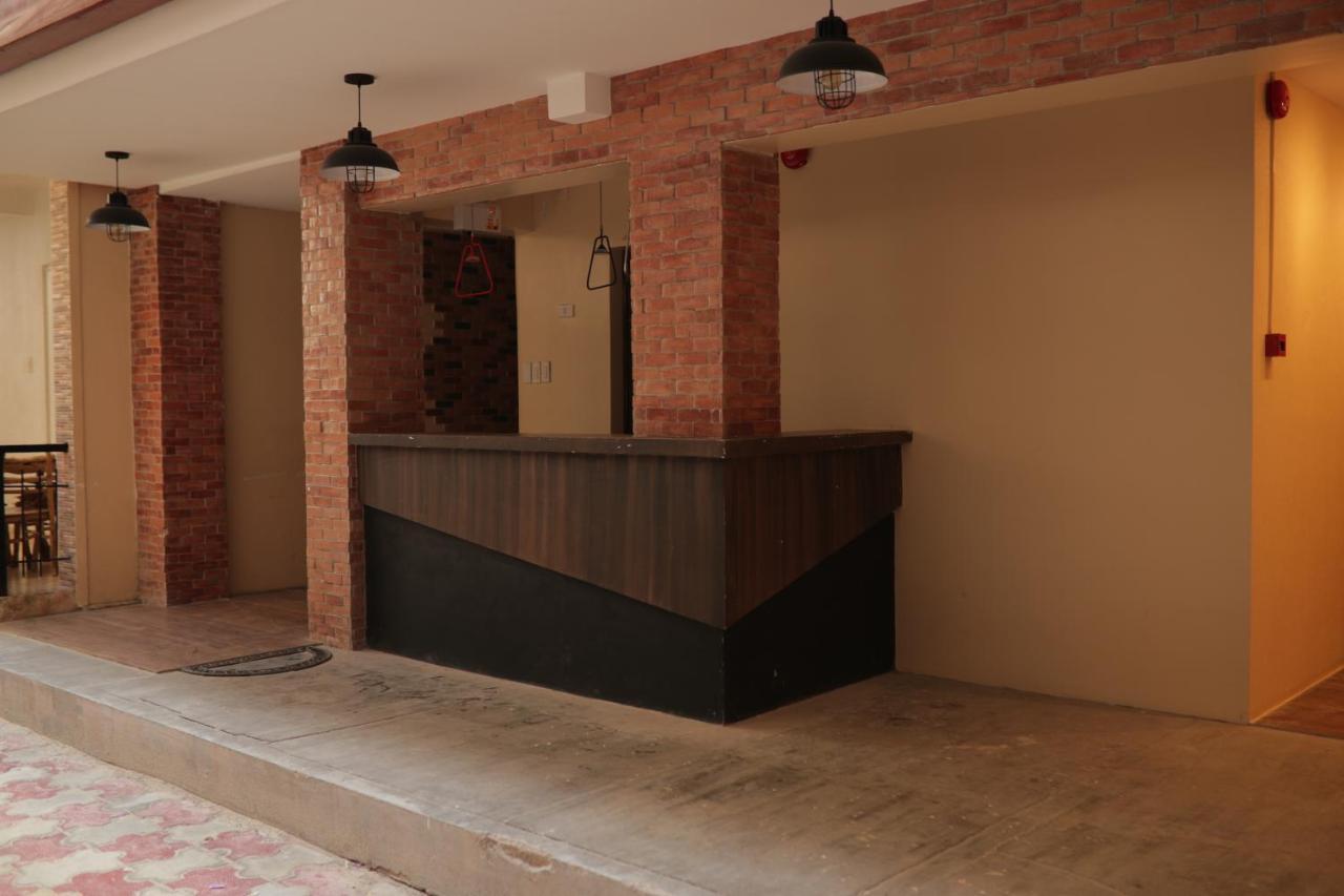 Cerca Hotel Balabag  Zewnętrze zdjęcie