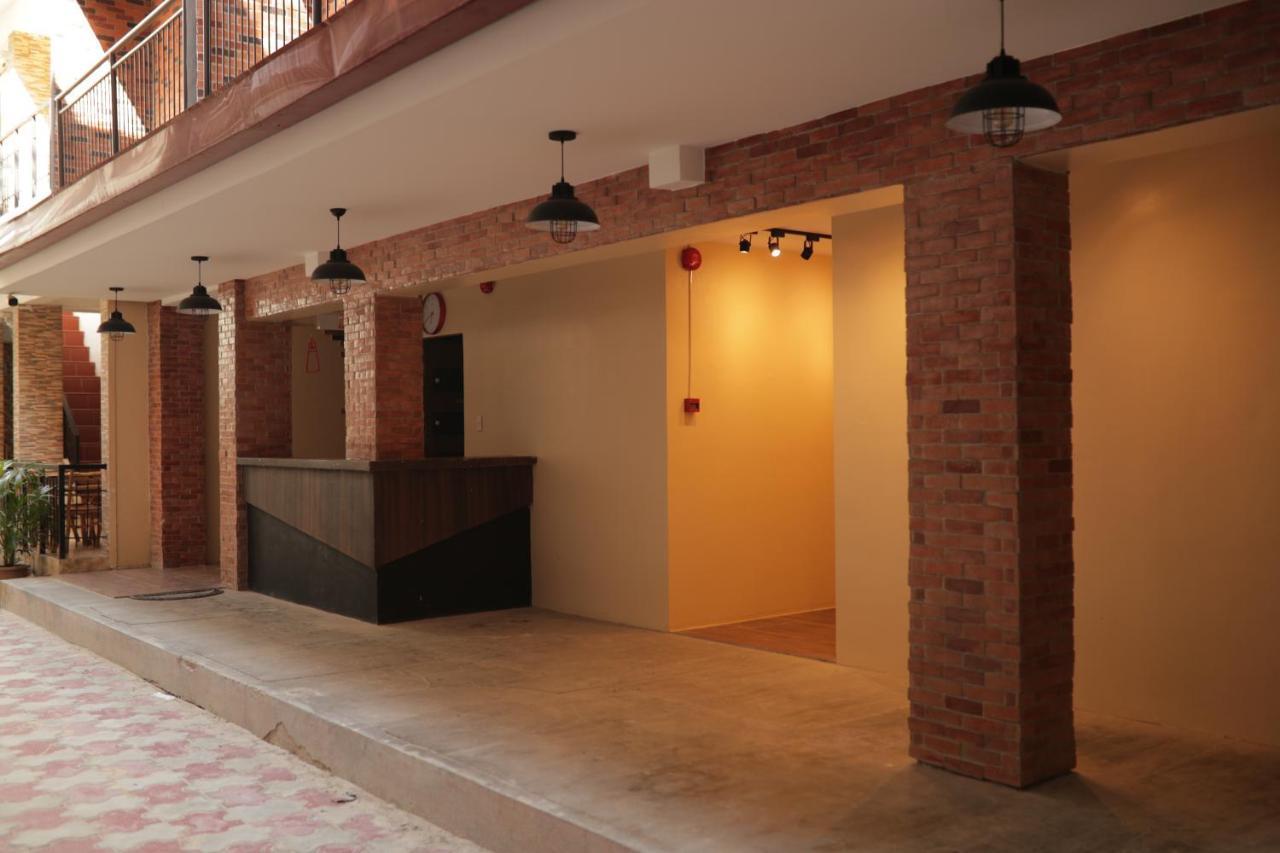 Cerca Hotel Balabag  Zewnętrze zdjęcie