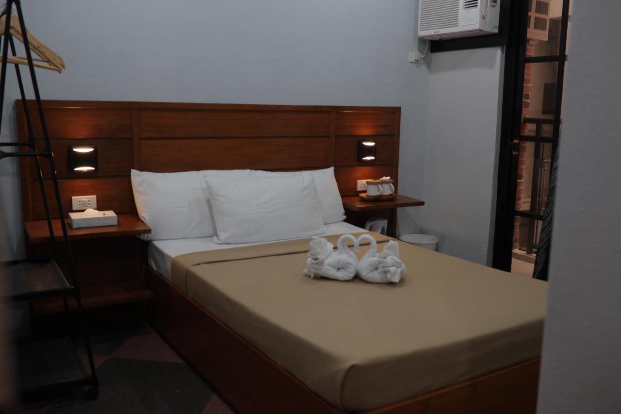 Cerca Hotel Balabag  Zewnętrze zdjęcie
