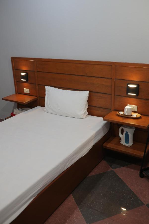 Cerca Hotel Balabag  Zewnętrze zdjęcie
