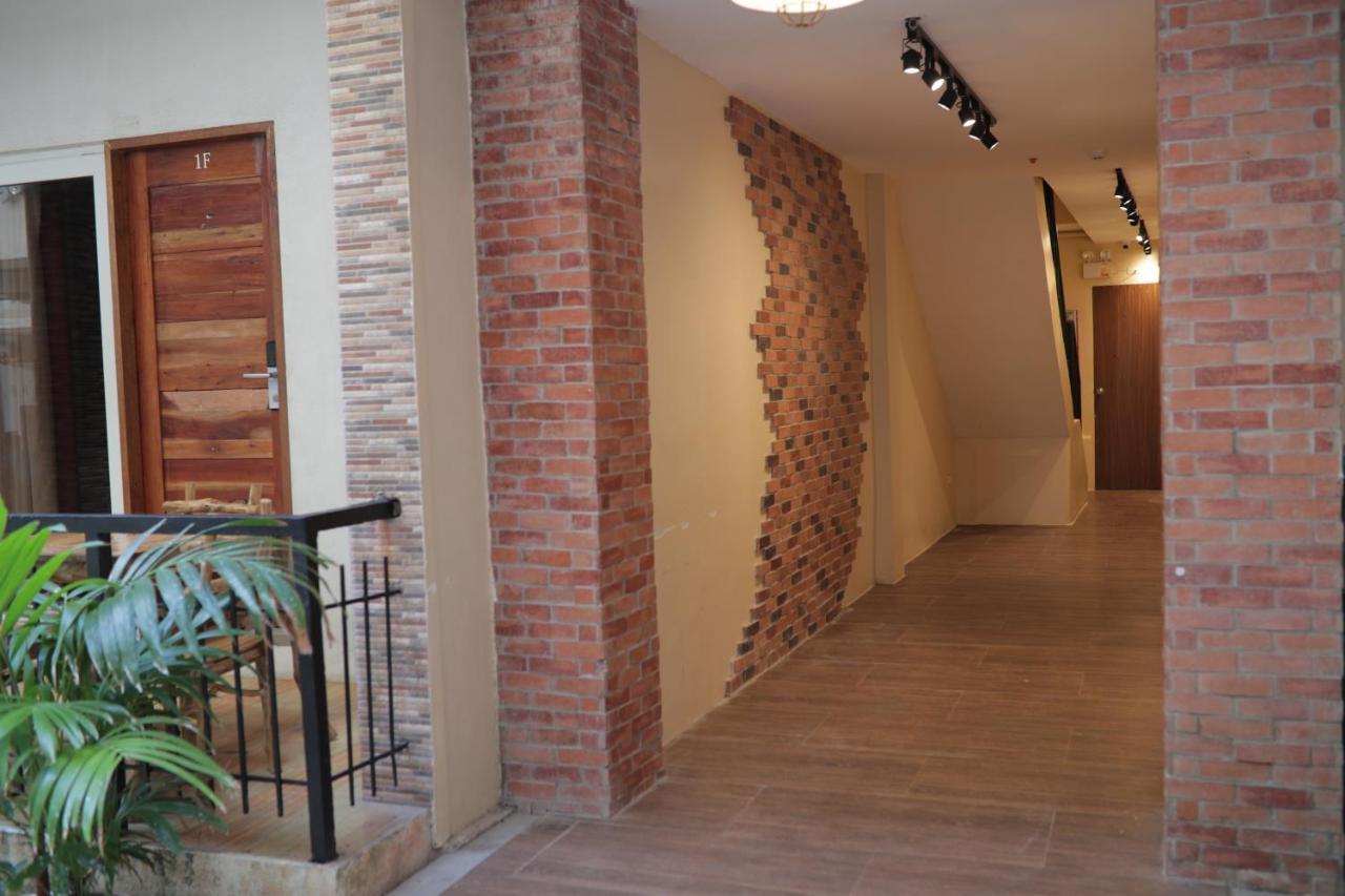 Cerca Hotel Balabag  Zewnętrze zdjęcie
