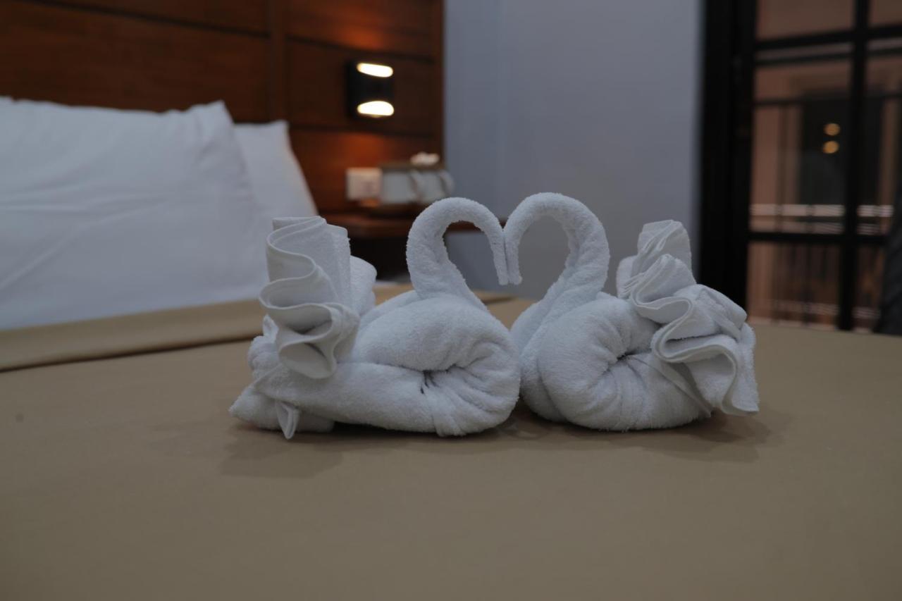 Cerca Hotel Balabag  Zewnętrze zdjęcie