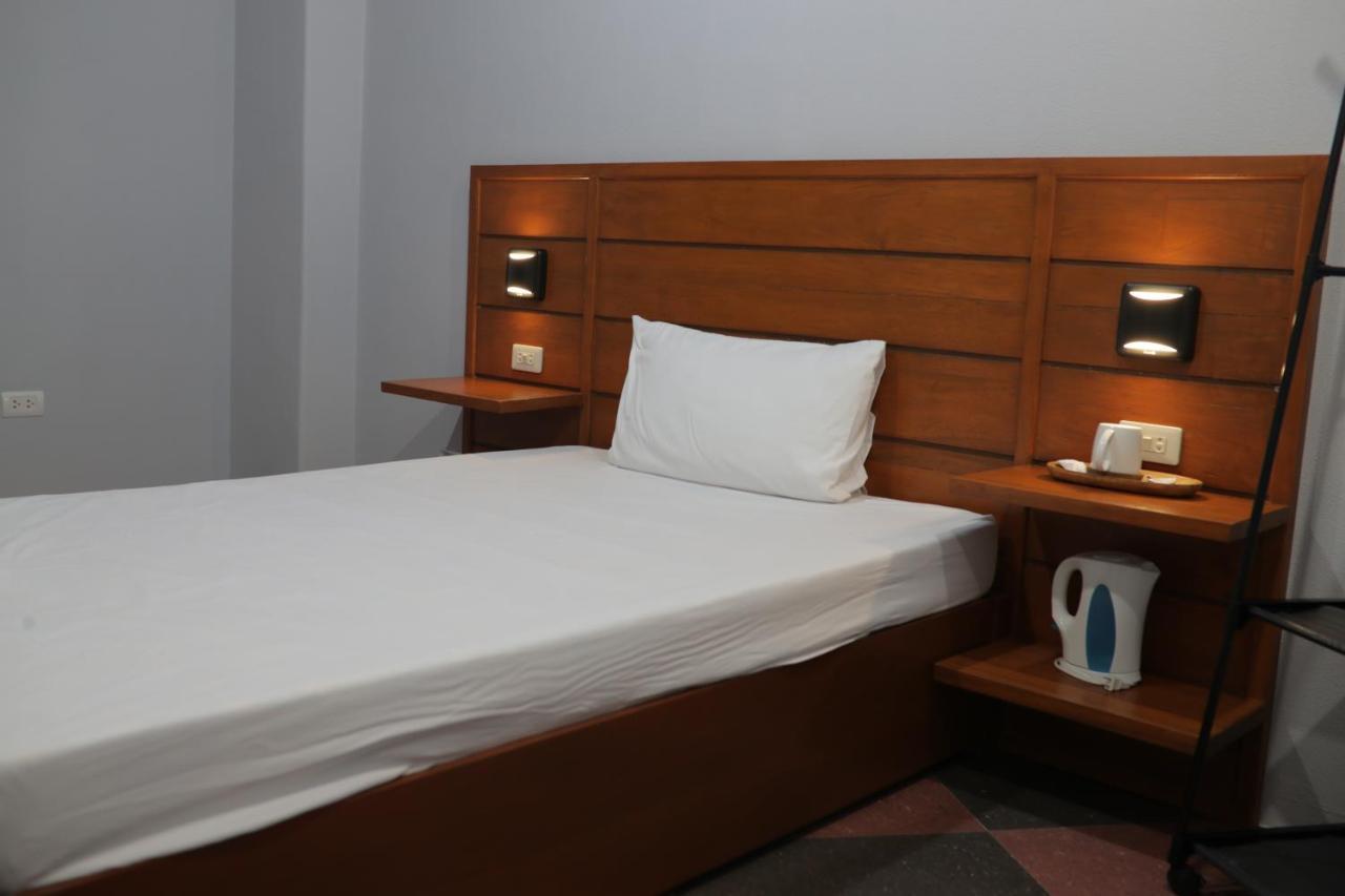 Cerca Hotel Balabag  Zewnętrze zdjęcie