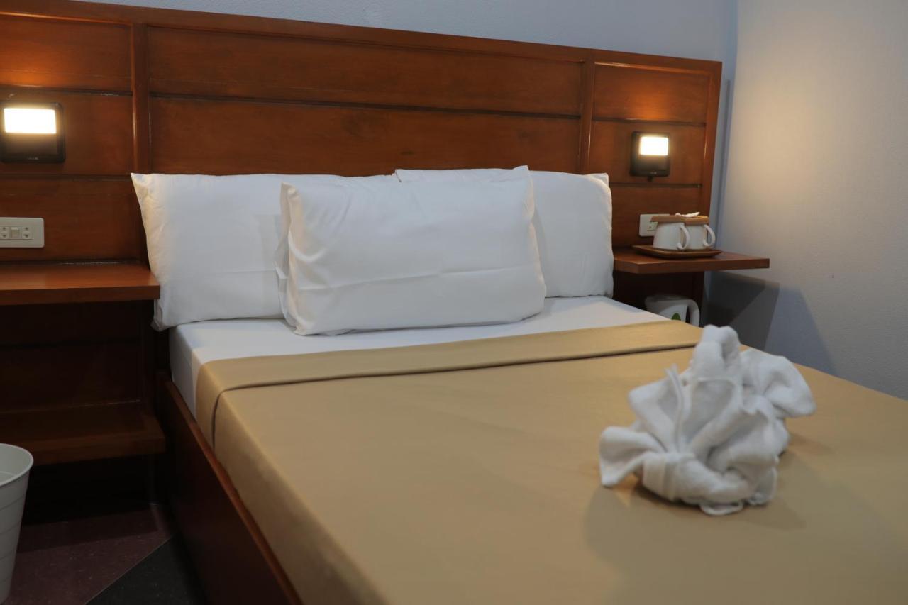 Cerca Hotel Balabag  Zewnętrze zdjęcie