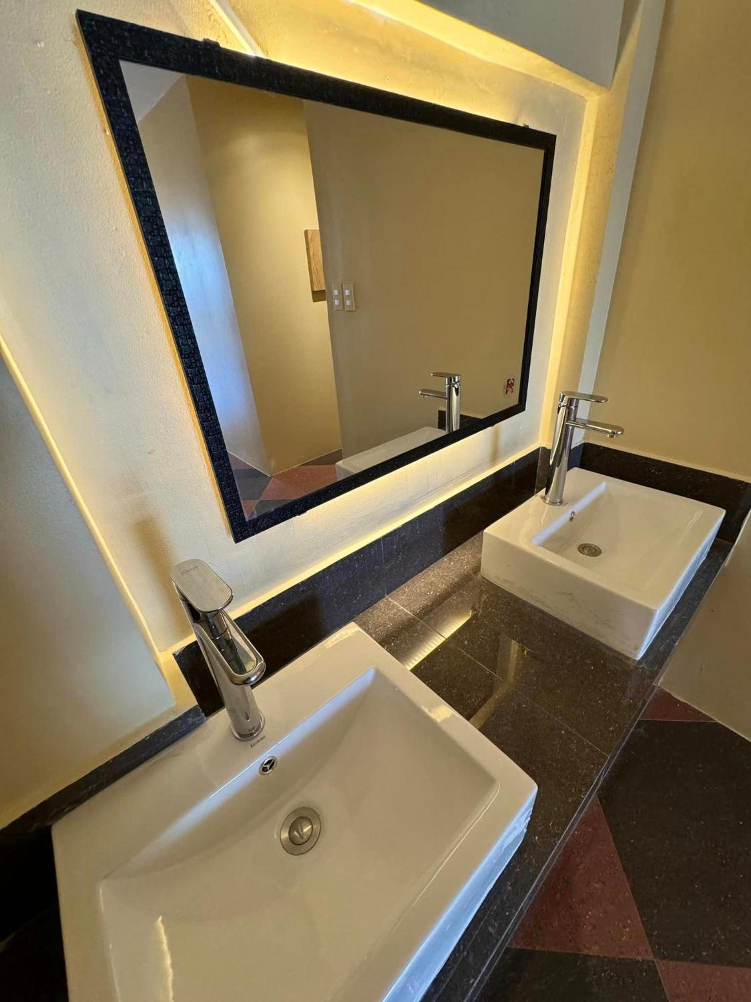 Cerca Hotel Balabag  Zewnętrze zdjęcie