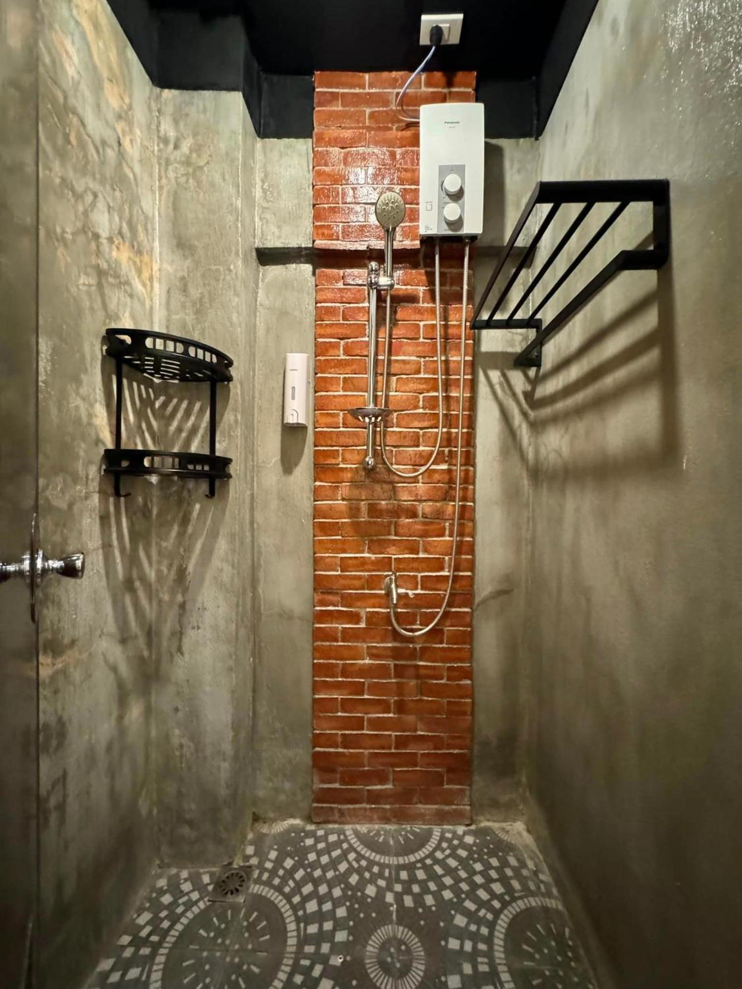 Cerca Hotel Balabag  Zewnętrze zdjęcie